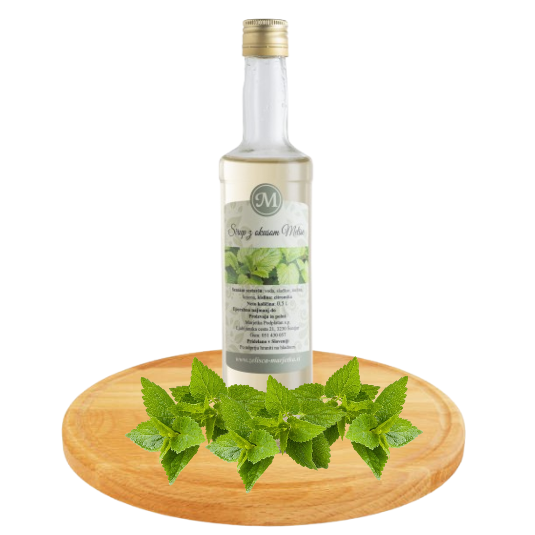 Melisin sirup 0,5 L – domač naravni sirup iz melise Domač melisin sirup 0,5 L iz Slovenije v steklenici