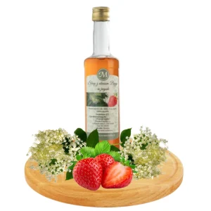 Domač bezgov sirup z jagodami (0,5 L). Naravni sirup brez umetnih dodatkov. Popoln za limonado, koktajle ali kot darilo. Naroči zdaj!