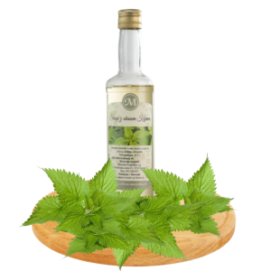 Naravni domači koprivin sirup 0,5L iz listov koprive. Idealen za limonado, čaj in osvežilne napitke. 100 % naraven, brez dodatkov.